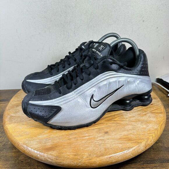 Nike Shox R4 Black Metallic Silver Rare Men’s‎ Size 7 Shoes Sneakers 104265-045 main image 6